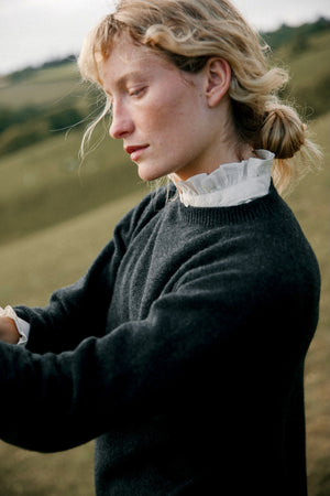 Cashmere Classic Crewneck Charcoal