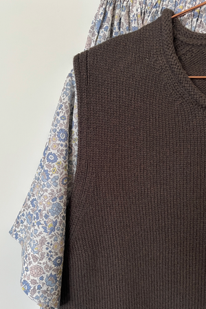 Raye Cotton Merino Knitted Vest Truffle Brown